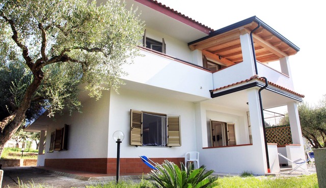 Sangeni home holidays - Apartment n.3, at the ground floor with veranda