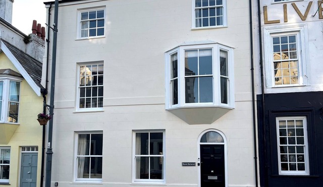 SANT SEIRIOL, family friendly, country holiday cottage in Beaumaris