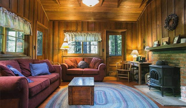 Santa Cruz Mountain Cabin. Utmost Tranquility Amongst the Redwoods!