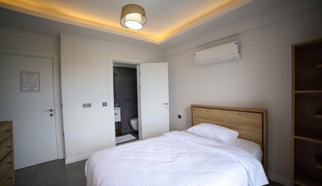 SAPANCA'DA 5+1 TRIPLEX ISITMALI HAVUZLU VİLLA