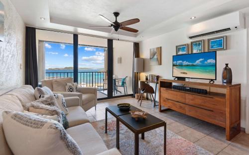 Sapphire Beach Escape - Walk to Beach - HGTV