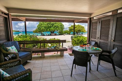 Sapphire Beachfront, Free Wi Fi, Pool, Snorkeling Amazing View!