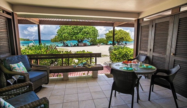 Sapphire Beachfront, Step Right to the Beach, WIFI, Great Views Generator
