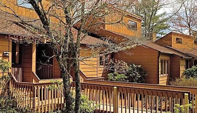 Sapphire | Peaceful Mountain Getaway | Pool + Golf