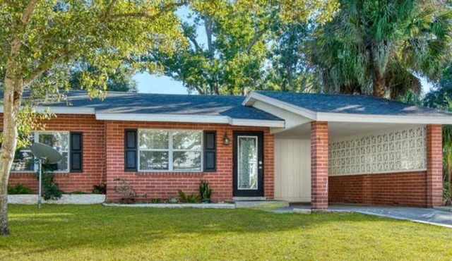 Sarasota-Indian Beach Zen Home (private-pet friendly)