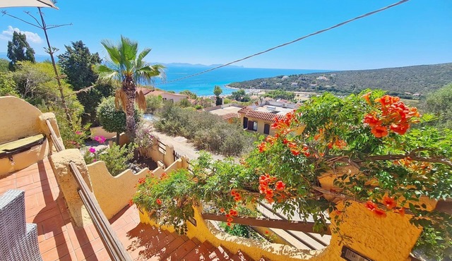 SARDINIA - Detached house with sea view and a few steps from the beach