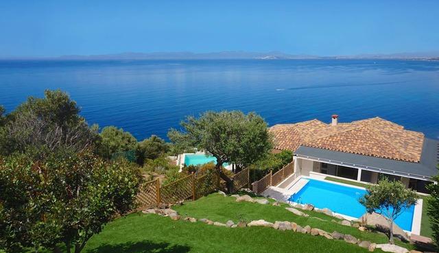 Sardinia luxury villa with private pool and wonderful sea view!