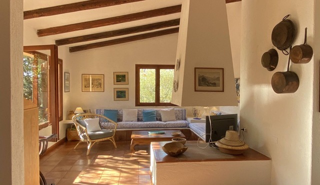 Sardinia: spacious and bright villa with garden a few meters from the sea