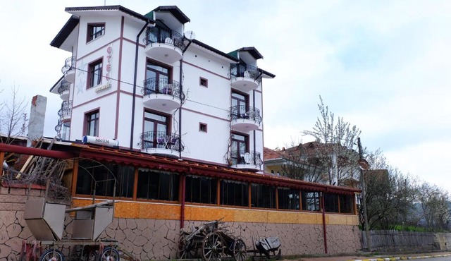 SARIMESE OTEL