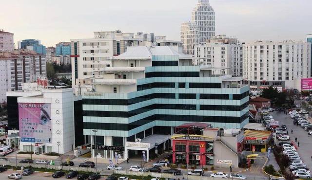 Sarissa Hotel