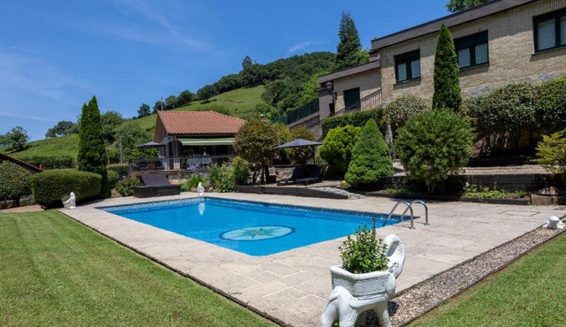 SARREN Villa Pool