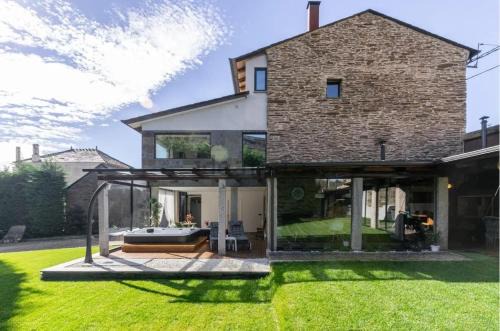 Sashas House