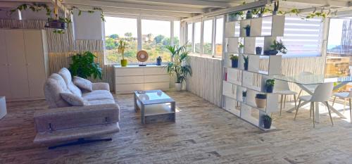 Satori Studio - open plan seaviews private terrace & shared pool
