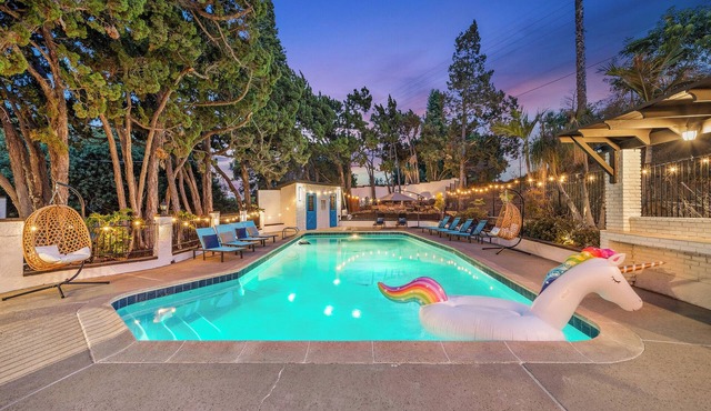 Sauna, Gym, Pool, 7 Bed, Parking Yard, Ranch Style