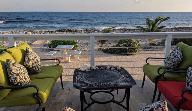 Save this fall!! Amazing Ocean Views, Remodeled Kitchen, Free stateside calls!