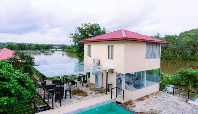 Savenndra Resorts
