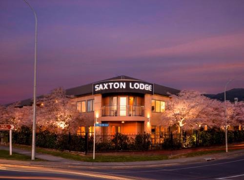 Saxton Lodge