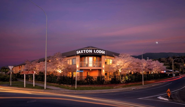 Saxton Lodge