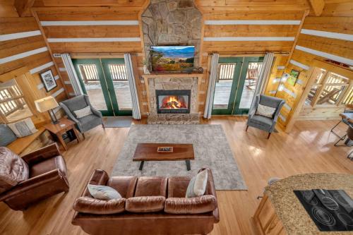 Scenic 4-BR Chalet with Hot Tub