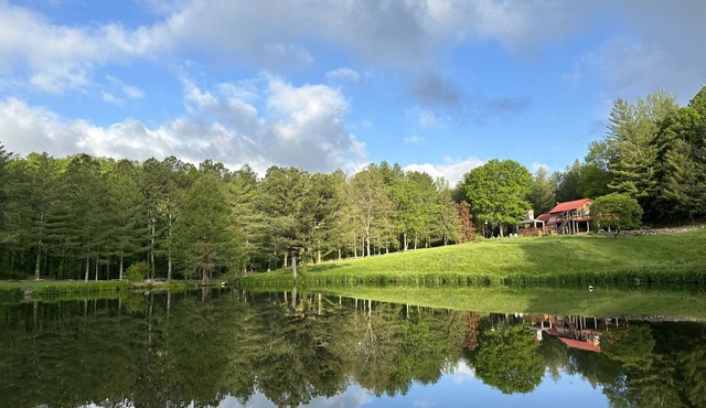 Scenic Hidden Gem: Private Pool, Golf & Fishing - 42 Acres