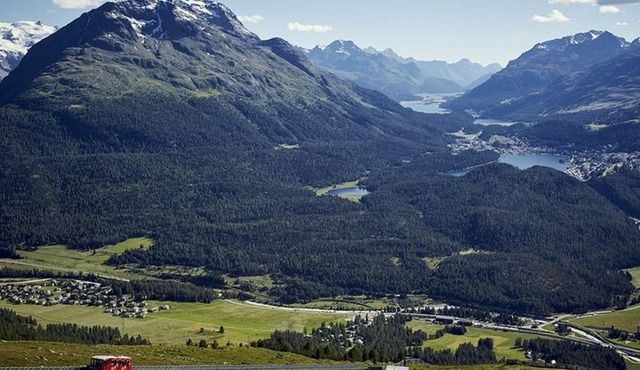 Scenic St. Moritz & Engadine Valley Hike with Local Guide