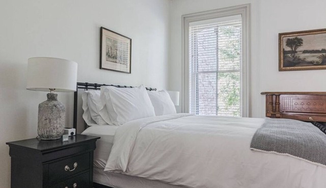 Scenic Views and Modern Comforts! Near Hudson River Maritime Museum