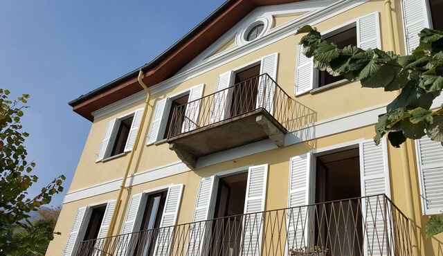Scenic villa overlooking Lake Maggiore