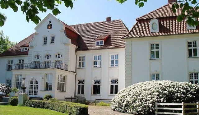 Schloss Badow Comfortable holiday residence