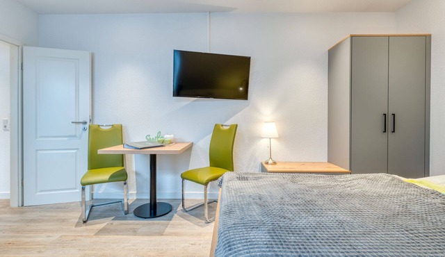 Schmidt-each other apartment 8