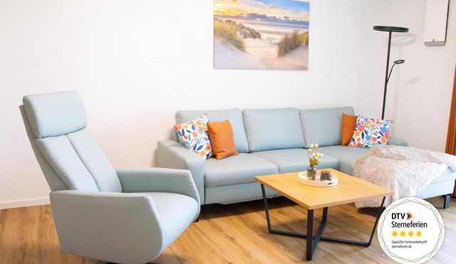 Schöne Tiet - Fresh time out. Modern. Terrace with lawn. Close to the beach.
