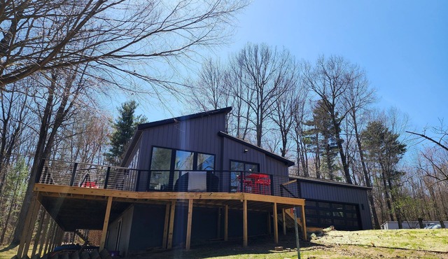 School Section Lake View 3-Bedroom Walkerville