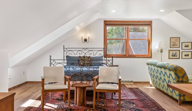 Schuylerville, Saratoga Enclave Studio Apartment