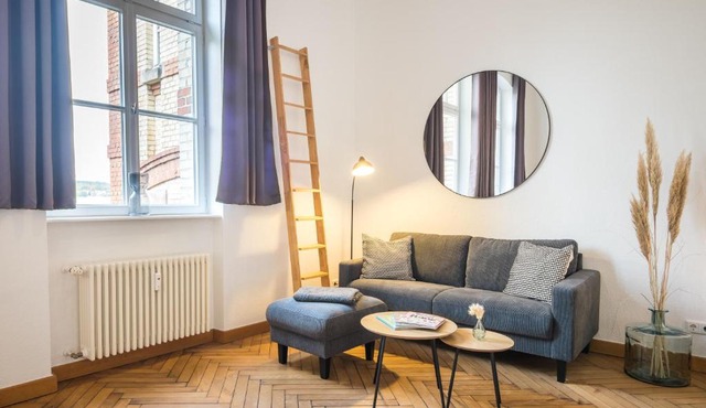 SCHWARZLINS LoftRaum - Stilvolles Apartment mit Smart TV, NETFLIX, Disney Plus, schnellem WLAN, Parken, Nespresso