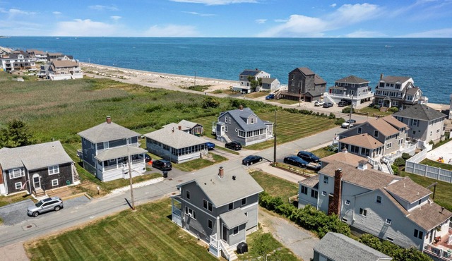 Scituate Seaside Escape – Sleeps 8, Walk to Beach