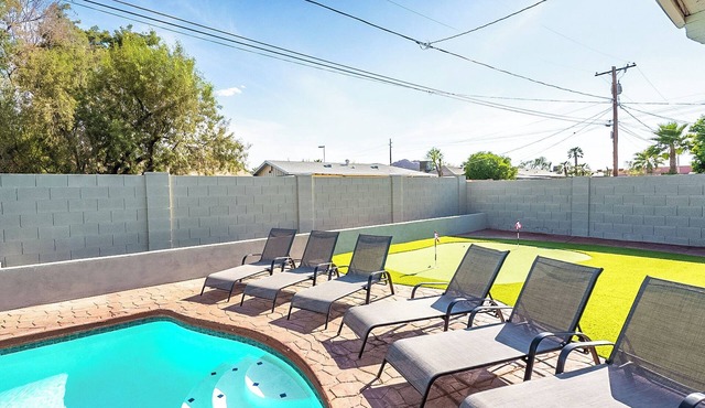 Scottsdale - Remodeled - Pool - BBQ - Putting Green