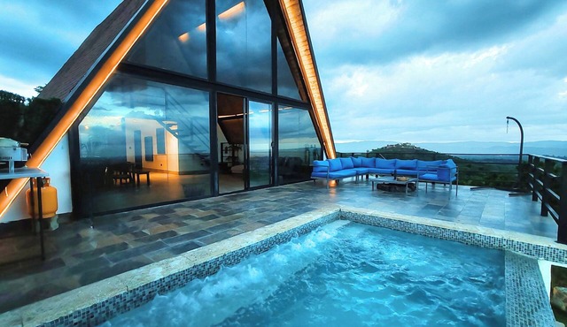 SD 6BR + 2 Half Bedrooms Country Villas + Free Bonus