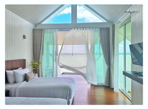 Sea Balcony Cottage