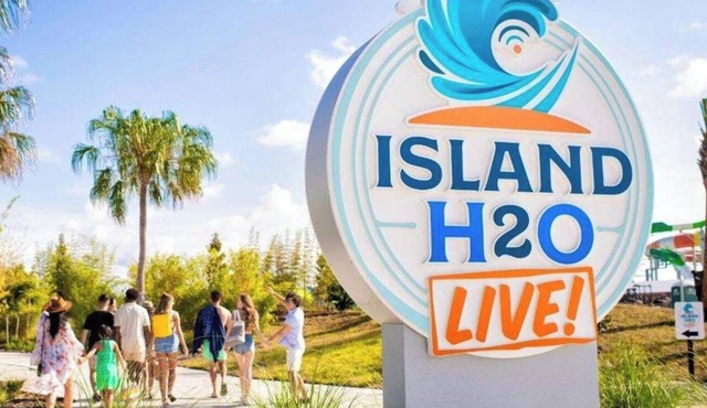 Sea Breeze Cottage near Disney with Margaritaville Resort & Island H20.