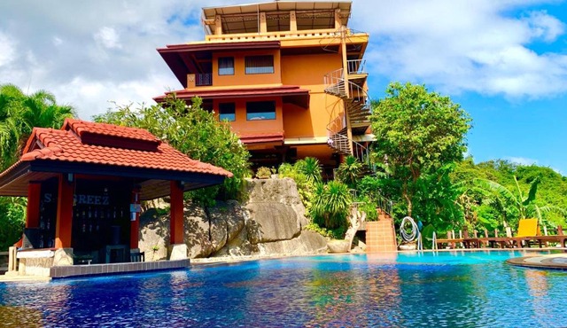 Sea Breeze Resort - SHA Plus