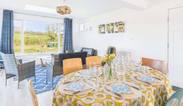 Sea Breeze Your Coastal Sanctuary in Sandown