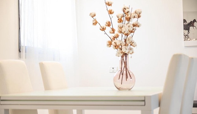 SEA & BUY