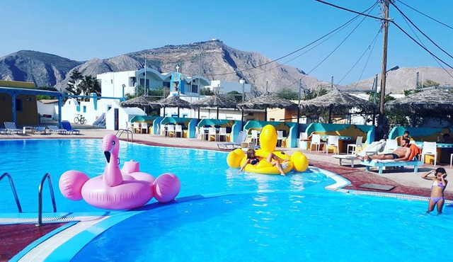 Sea Front Studio with Pool