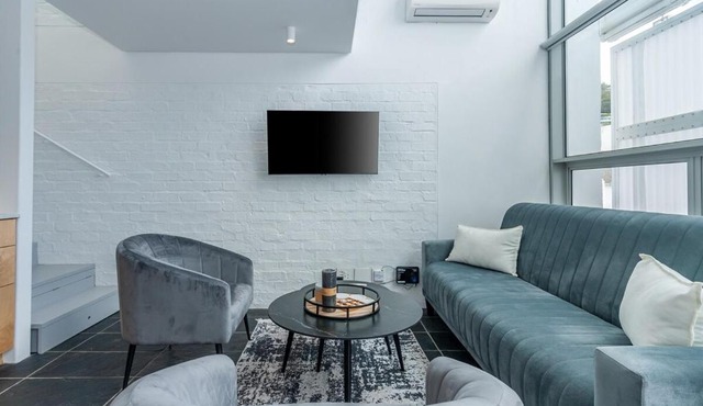 Sea Point Sunset Views – Stylish Loft Apartment