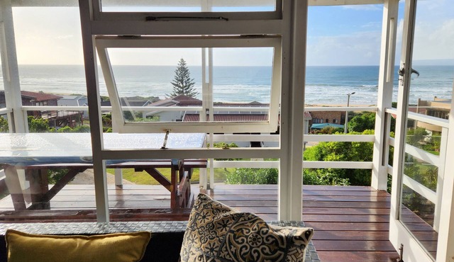 SEA SIDE HOLIDAY 50 METERS FROM THE BEACH IN GARDEN ROUTE OF S A