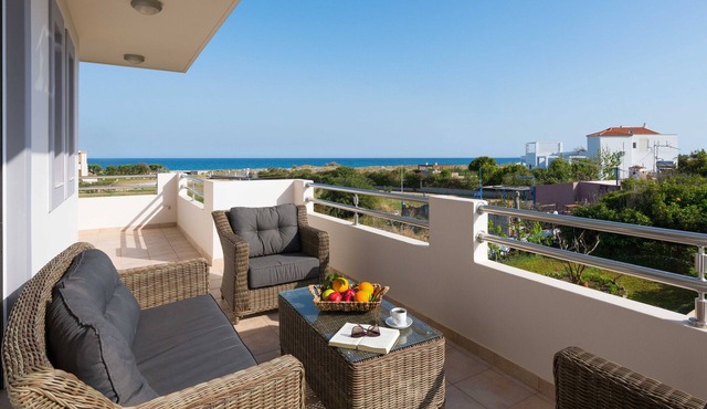 Sea Spirit Apartment ~ 50 Meters From The Beach ~ Accommodates 6 People