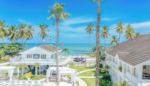 Sea View Duplex /Near Beach and in the heart of the Center/Pool/Free Wifi