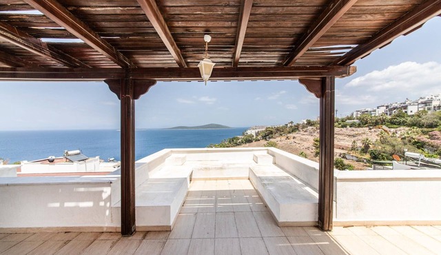 Sea View Duplex Private Villa in Bodrum Gundogan