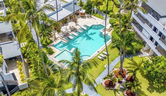 Sea view Modern Apt 2BR A/C 2 Bathroom/20M Beach/Pools/Wifi