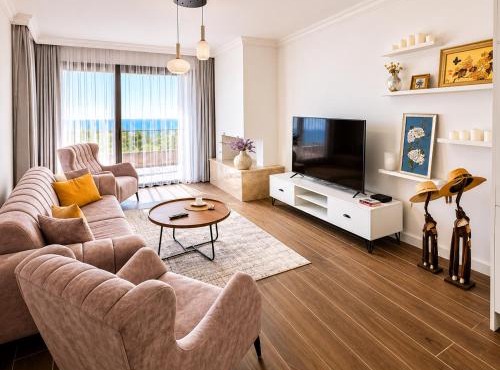Sea View Penthouse with Jacuzzi & Roof Terrace at Northern Cyprus