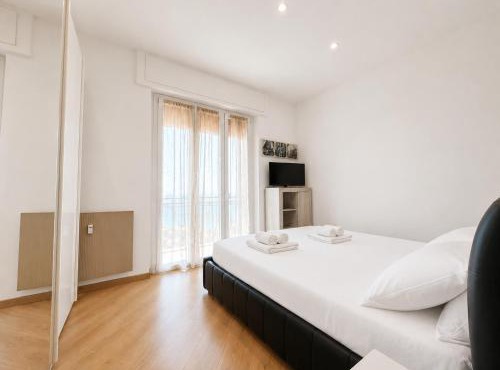 Sea View & Private Garage , 3 Bedrooms
